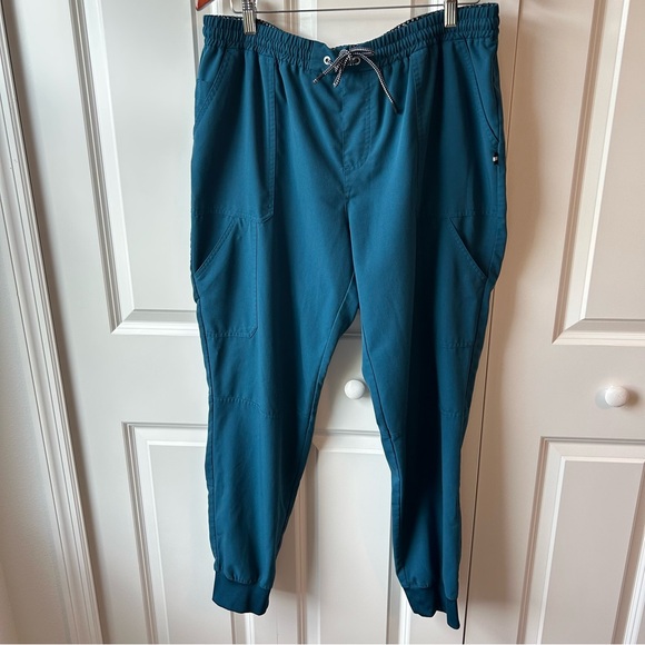 KOI Next Gen Teal Scrub Set XL Tall 🩺 - Picture 6 of 8